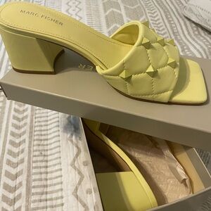 Marc Fisher Yellow Gasella